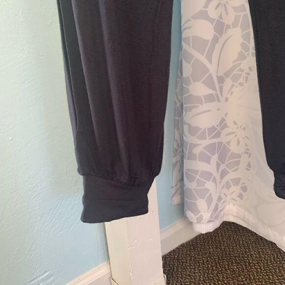 Forever 21 Olive Green Joggers Size Medium - Picture 8 of 13